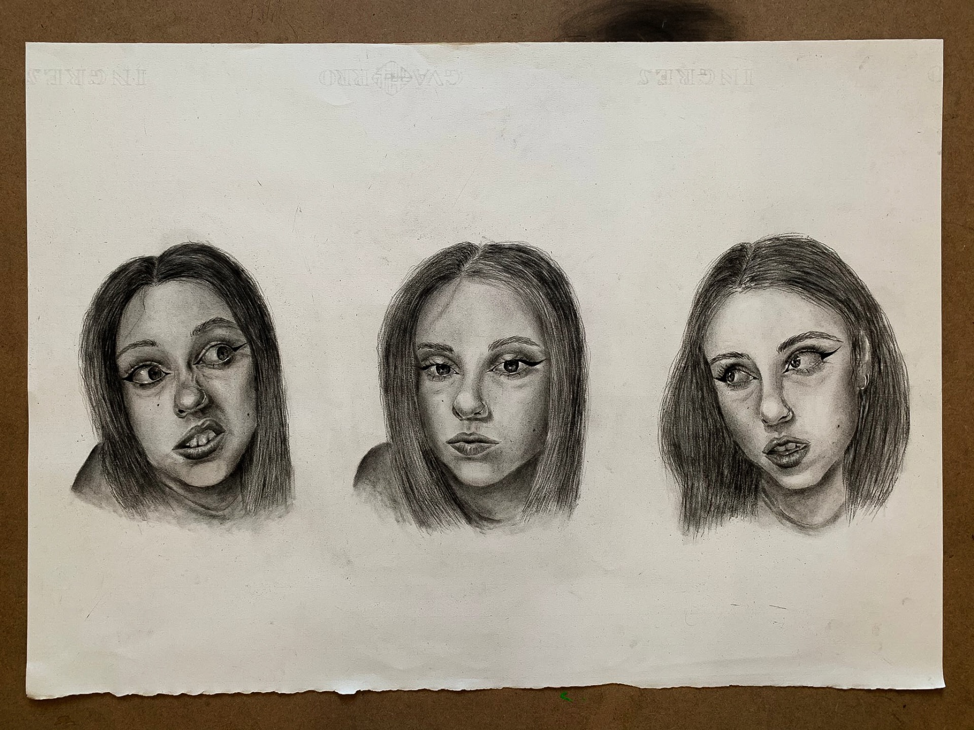 Autoretrato carbón 50x70cm